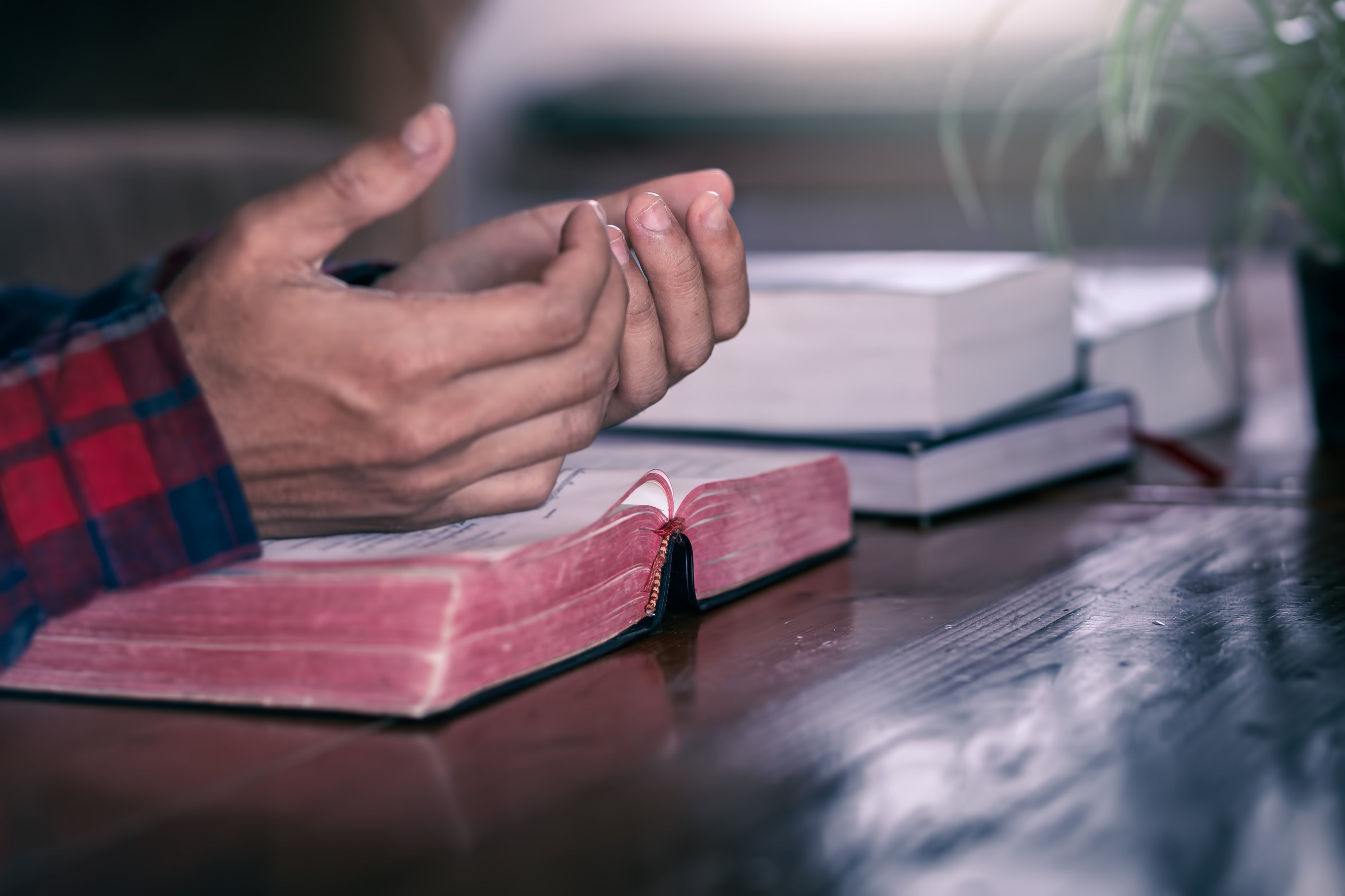 5 Ways to Pray for Your Easter Weekend as a Pastor