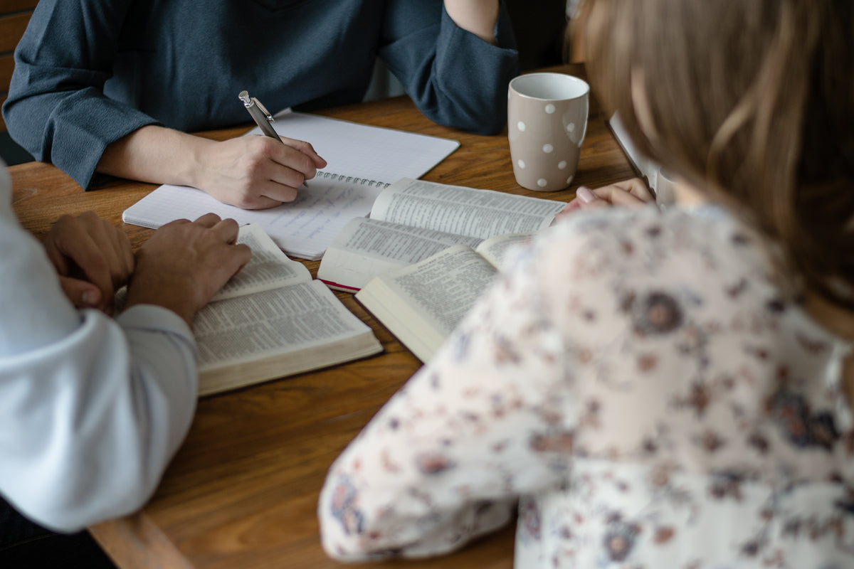 5 Great Small Group Bible Studies for Summer